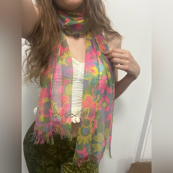 Vintage hippie floral scarf with neon colors - Picture 10 of 10